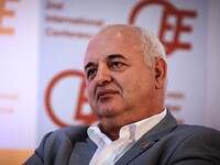 Περιφέρεια: Ποιοι προηγούνται στην παράτ...