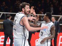 Φώτης Λαμπρόπουλος: Συνεχίζει την καριέρ...