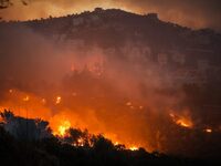 Φωτιά στην Πεντέλη: Εκκενώθηκε το Νοσοκο...