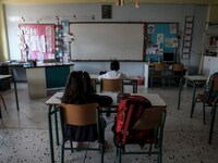Επιστροφή στο σχολείο σήμερα για μαθητές...
