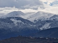 Πάτρα: Φρέσκο χιόνι σε Παναχαϊκό και Ομπ...
