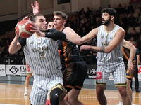 Ο Απόλλων Πατρών διαμαρτύρεται για την π...