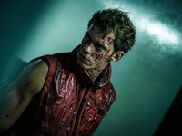 «Boy Kills World» με τον Μπιλ Σκάρσγκαρν...