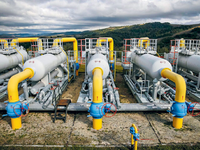 ΕΕ: Η πληρωμή σε ρούβλια αποτελεί παραβί...