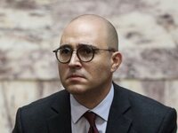 Όλο το παρασκήνιο της διαγραφής του Κωνσ...