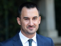 Α. Χαρίτσης: Προεκλογικού χαρακτήρα μέτρ...