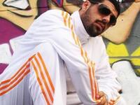 Μέλος οικογένειας εργατών, γνωστός στο χ...