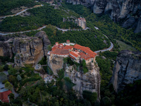 Le Monde - Μετέωρα:  Στο top 20 των παγκ...