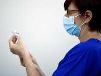 AstraZeneca: Τι συμβουλεύουν οι έλληνες ...