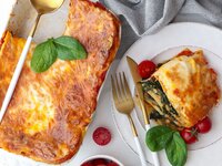 Συνταγή για λαζάνια με κολοκυθάκια και σπανάκι