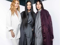 Ντέμι Μουρ: Μάκρυνε κι άλλο τα μαλλιά τη...