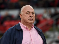 Χυδαία επίθεση Μπέου σε δημοσιογράφους σ...