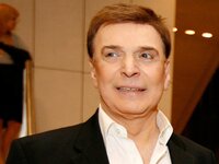 Τι απαντά στην Φόνσου ο άντρας που φροντ...