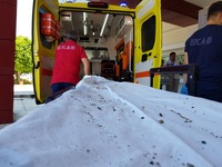 Δύο άνδρες ανασύρθηκαν από την Πλαζ χωρί...