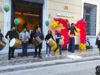 Πάτρα: Άνοιξαν τα Mac Donald's στο κέντρ...