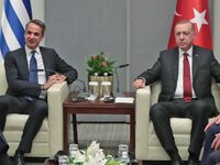 Ξεκίνησε το γεύμα Μητσοτάκη-Ερντογάν στη...