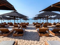 Lockdown: Ανοίγουν οι οργανωμένες παραλί...