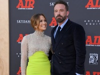 Τζένιφερ Λόπεζ: Χάντρες, λάιμ και φιλάκι...