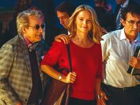 "Αντίο ηλίθιοι" από την Κινημα...