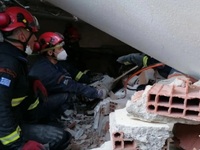 Πάτρα: Ανθρωπιστική βοήθεια προς σεισμόπ...