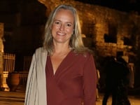 Πρόεδρος η Παρθένη, αντιπρόεδρος ο Ζούλι...