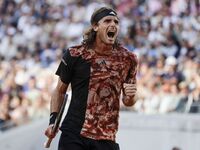 Ισοπεδωτικός Τσιτσιπάς προκρίθηκε στους ...