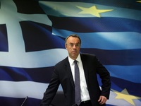 Χρήστος Σταϊκούρας: Στόχος η μείωση του ...