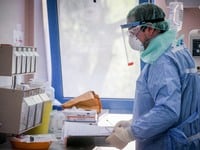 Κορωνοϊός: Η κατανομή των 904 νέων κρουσ...