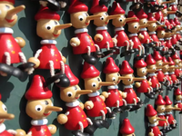 Πρωταπριλιά: Γιατί λέμε ψέματα, πώς ξεκί...