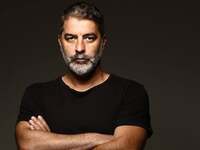 Βασίλης Μπισμπίκης: Η πρώτη δημόσια εμφά...