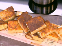 Ο Γιώργος Τσούλης φτιάχνει τυρόπιτα χωρί...