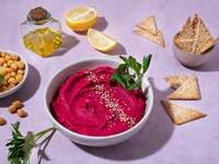 Συνταγή για χούμους με ψητά παντζάρια