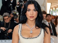 Με ετικέτα Tiffany στο Met Gala: Διαμάντ...