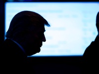 Ο πρόεδρος Τραμπ κήρυξε κατάσταση έκτακτ...