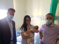 Ευχές από τον Κυριάκο Μητσοτάκη στην πατ...