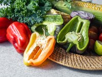 Συνταγή για γεμιστές πιπεριές με αυγά και τυρί