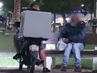 Πάτρα: Ο διανομέας που έγινε viral, αφήν...