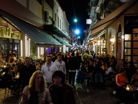 Κορωνοϊός: Όλη η χώρα «κοκκινίζει» από κ...