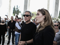«Αντίο Μαρθούλα» - Ράγισαν καρδιές στην κηδεία της Μάρθας Καραγιάννη «Αντίο Μαρθούλα» - Ράγισαν καρδιές στην κηδεία της Μάρθας Καραγιάννη
