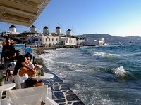 Μαύρα σύννεφα για τον τουρισμό, λόγω της...