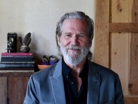 Ο κινηματογραφικός σταρ Τζεφ Μπρίτζες δι...