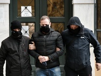 Η γνωριμία της γυναίκας που "έδωσε&...