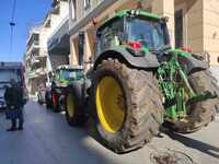 Πάτρα: Οι αγρότες με τα τρακτέρ στο κέντρο - ΦΩΤΟ