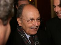 Σαν σήμερα ο Κωστής Στεφανόπουλος εκλεγό...