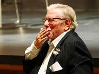 Πέθανε ο Κώστας Βουτσάς