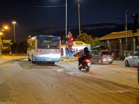 Πάτρα: Κόλλησαν οι μπάρες το προαστιακού...