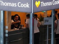 Χιλιάδες τουρίστες "όμηροι" απ...