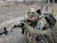 Ουκρανία: Ένας στρατιώτης νεκρός και 6 τ...