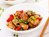 Συνταγή για ζουμερό κοτόπουλο με σάλτσα ...