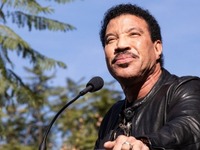 Ο Αμερικανός τραγουδιστής Λάιονελ Ρίτσι ...